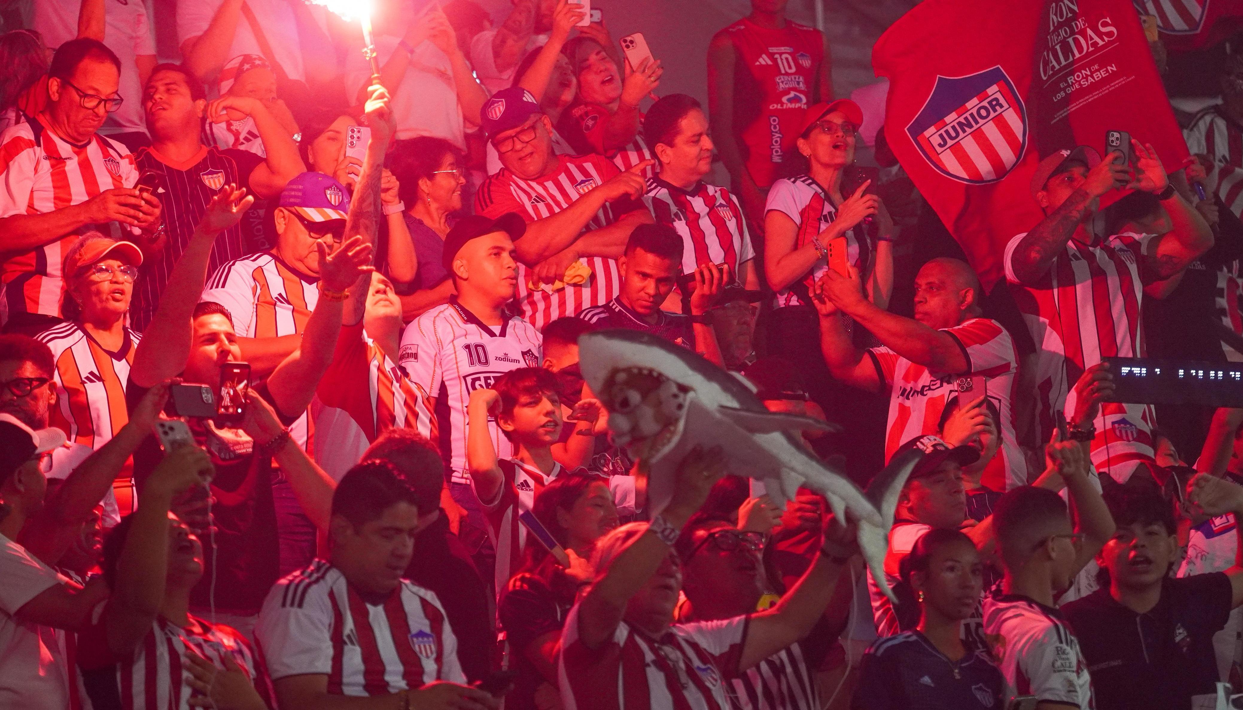 Aficionados del Junior durante el partido contra Santa Fe. 