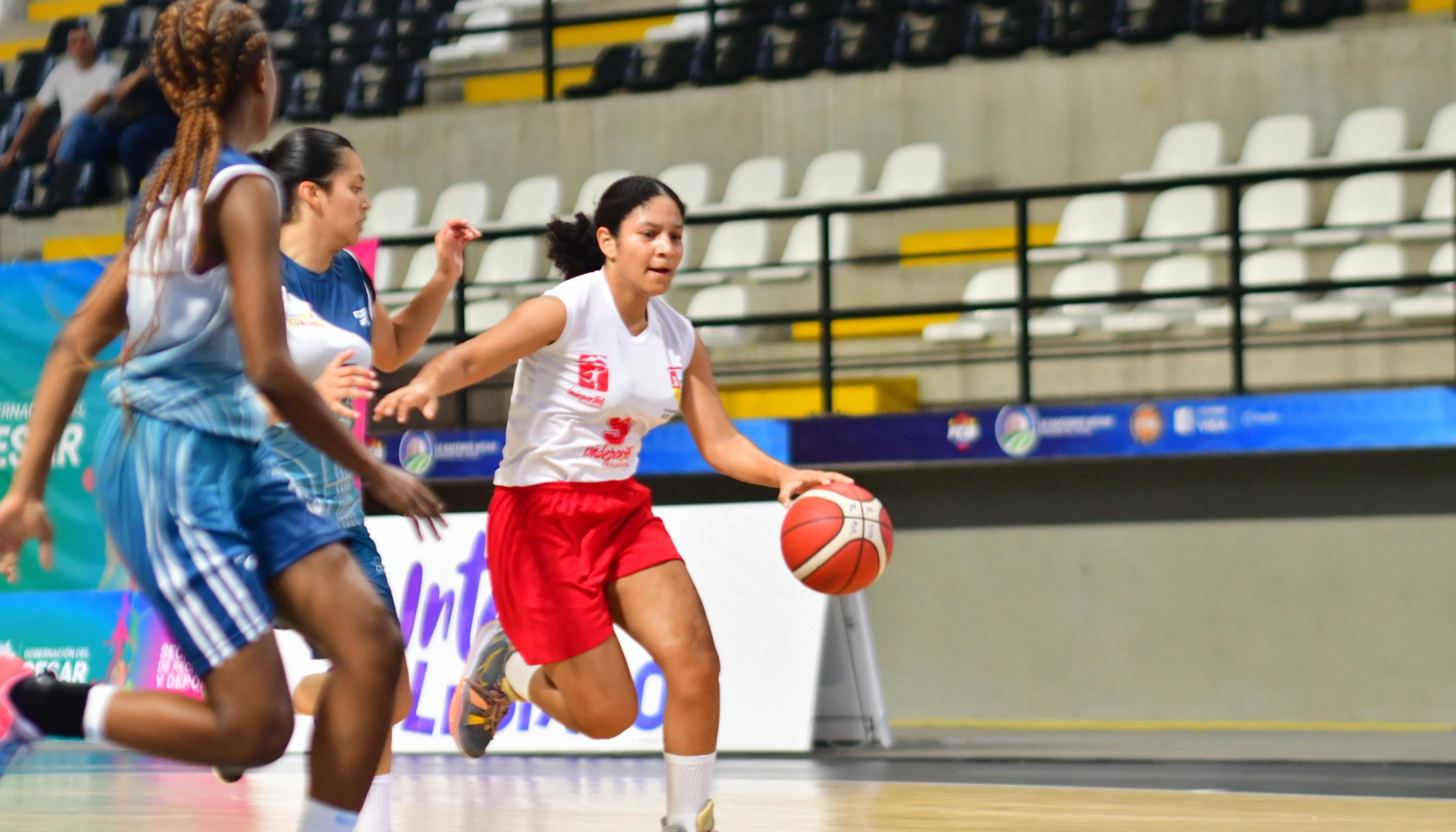 El baloncesto es una de las disciplinas que hacen parte de los Juegos.