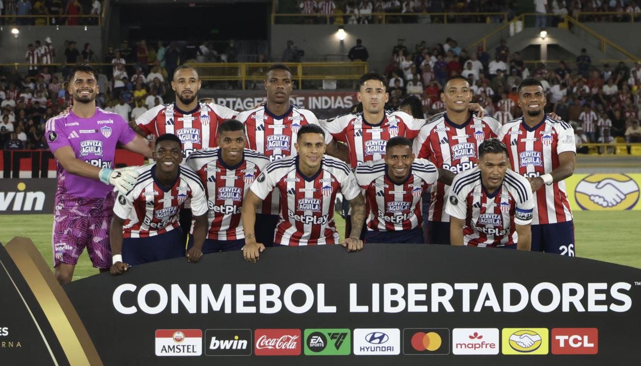Onceno inicialista de Junior en el partido contra Cerro Porteño. 