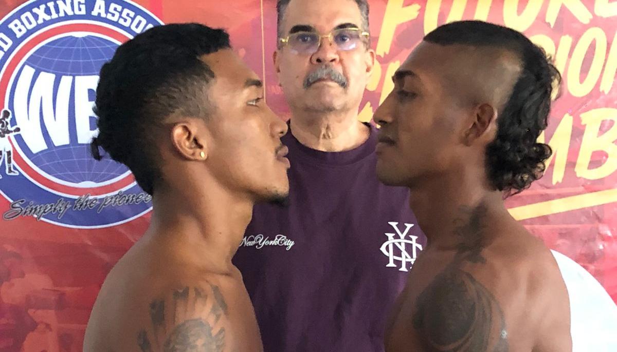 Yeiner Gómez (derecha) y Léider Galvis, en el pesaje oficial.