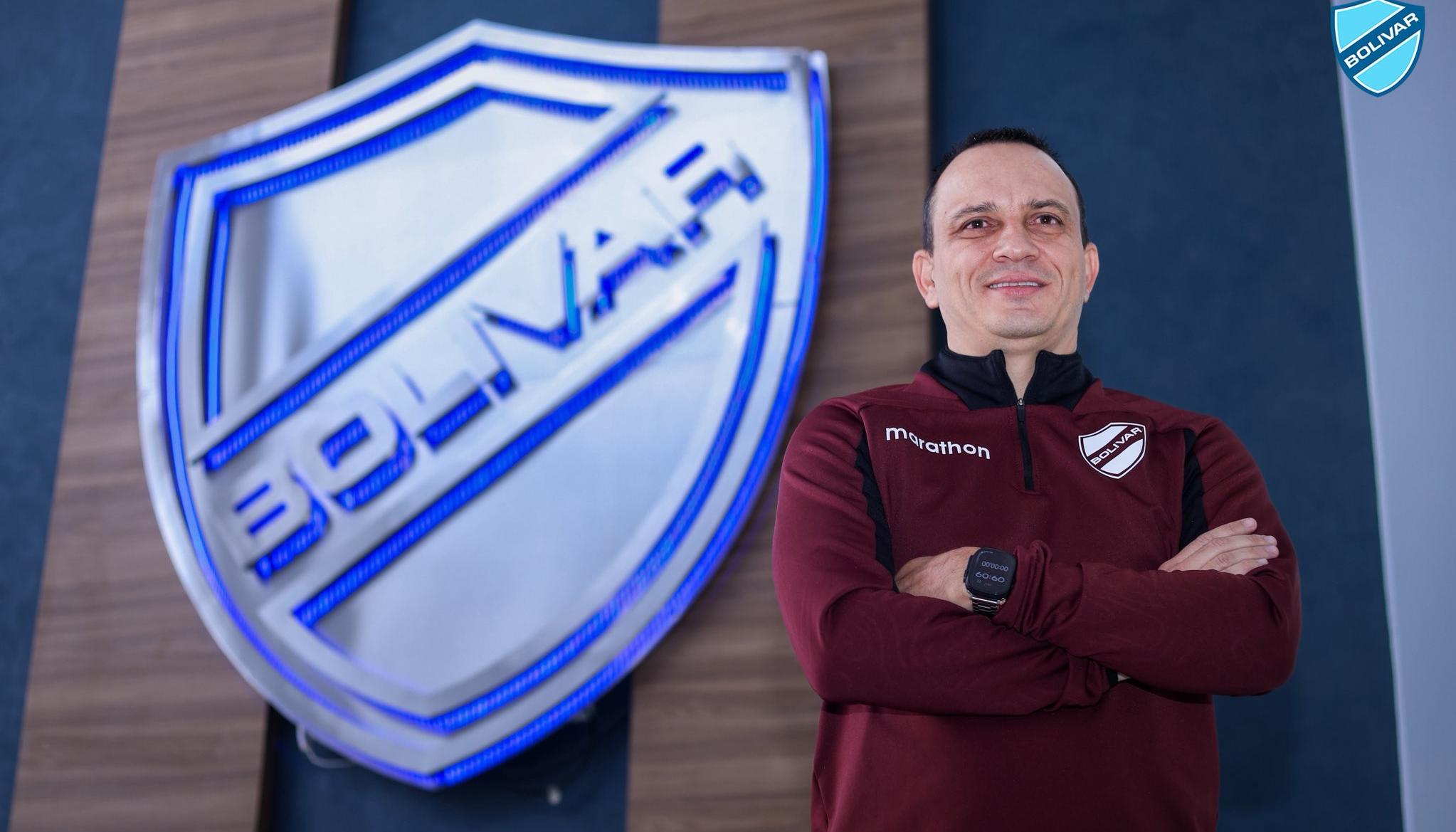 El colombiano Alejandro Restrepo, nuevo técnico del Bolívar de La Paz. 