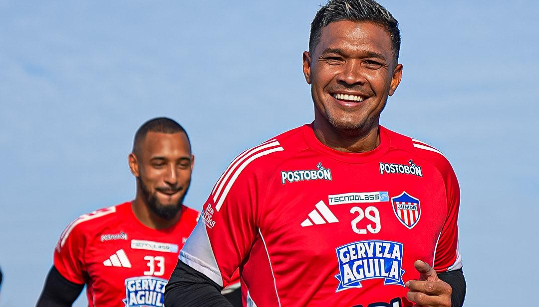 Lucas Monzón y Teófilo Gutiérrez, jugadores del Junior. 