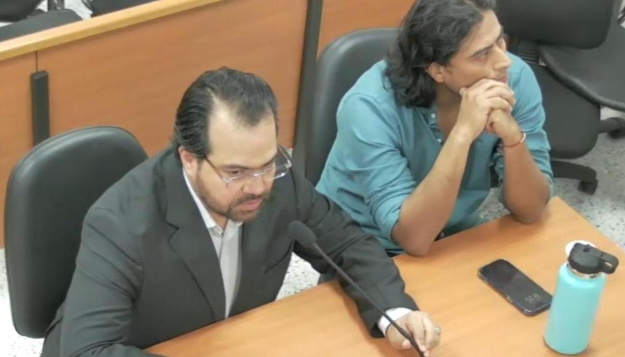 Alejandro Carranza y su abogado Nicolás Petro