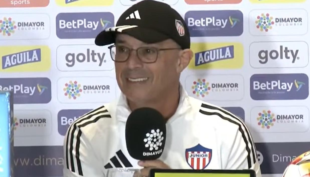 El técnico de Junior, Alfredo Arias.