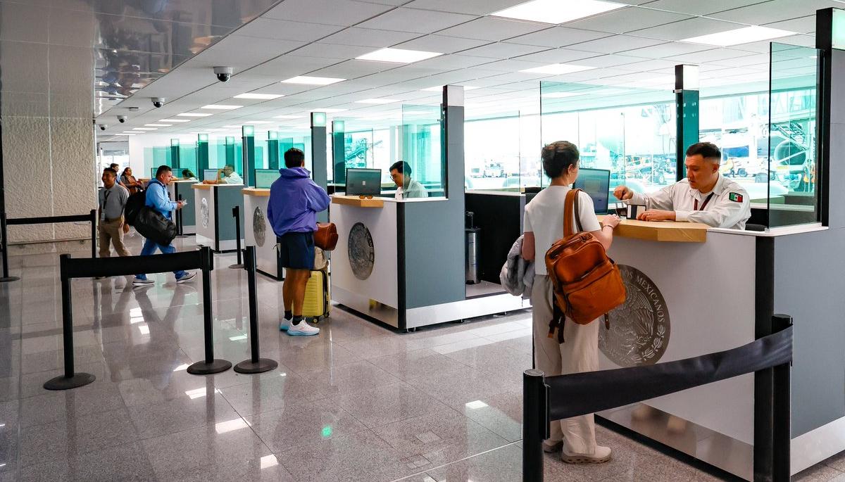 Aeropuerto de Ciudad de México a pocas horas de que inicie el Mundial 2026. 