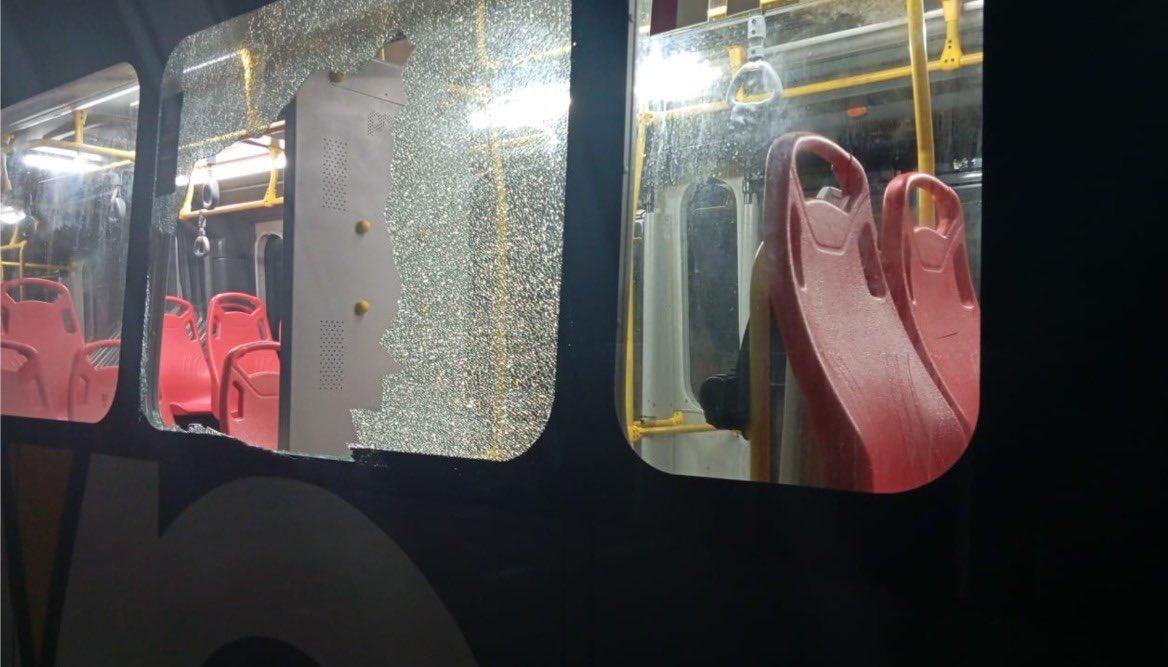 Bus vandalizado