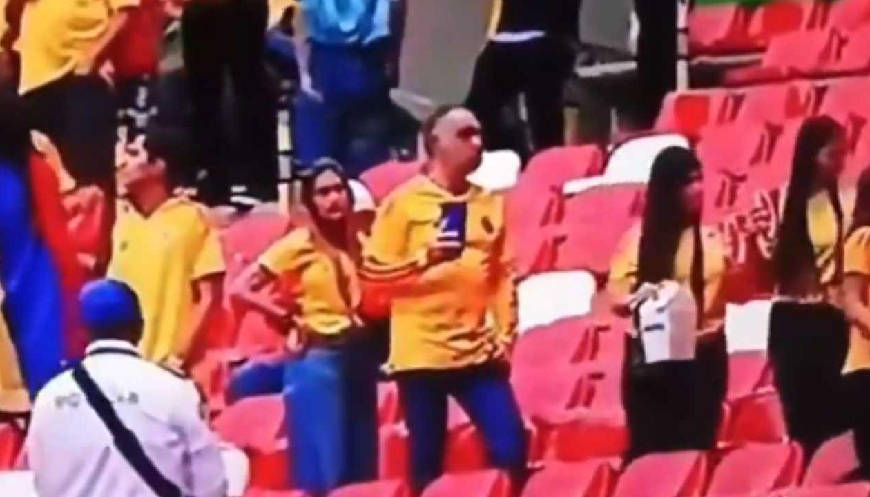 Carlos Pinedo en el estadio Azteca.