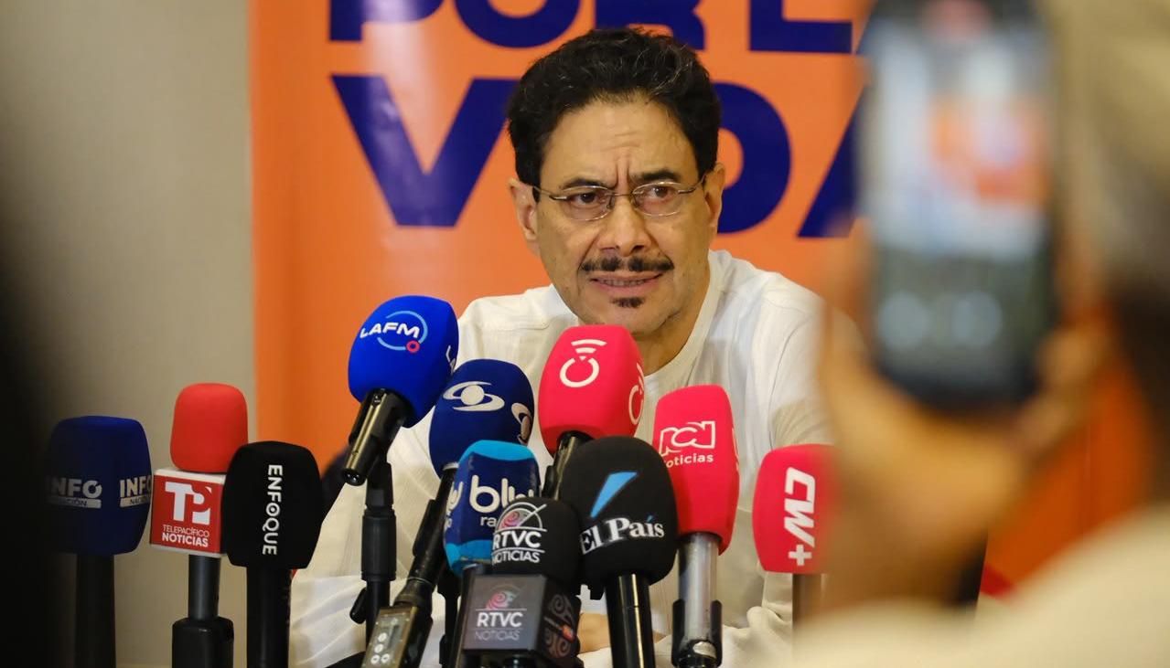 El candidato presidencial Iván Cepeda.
