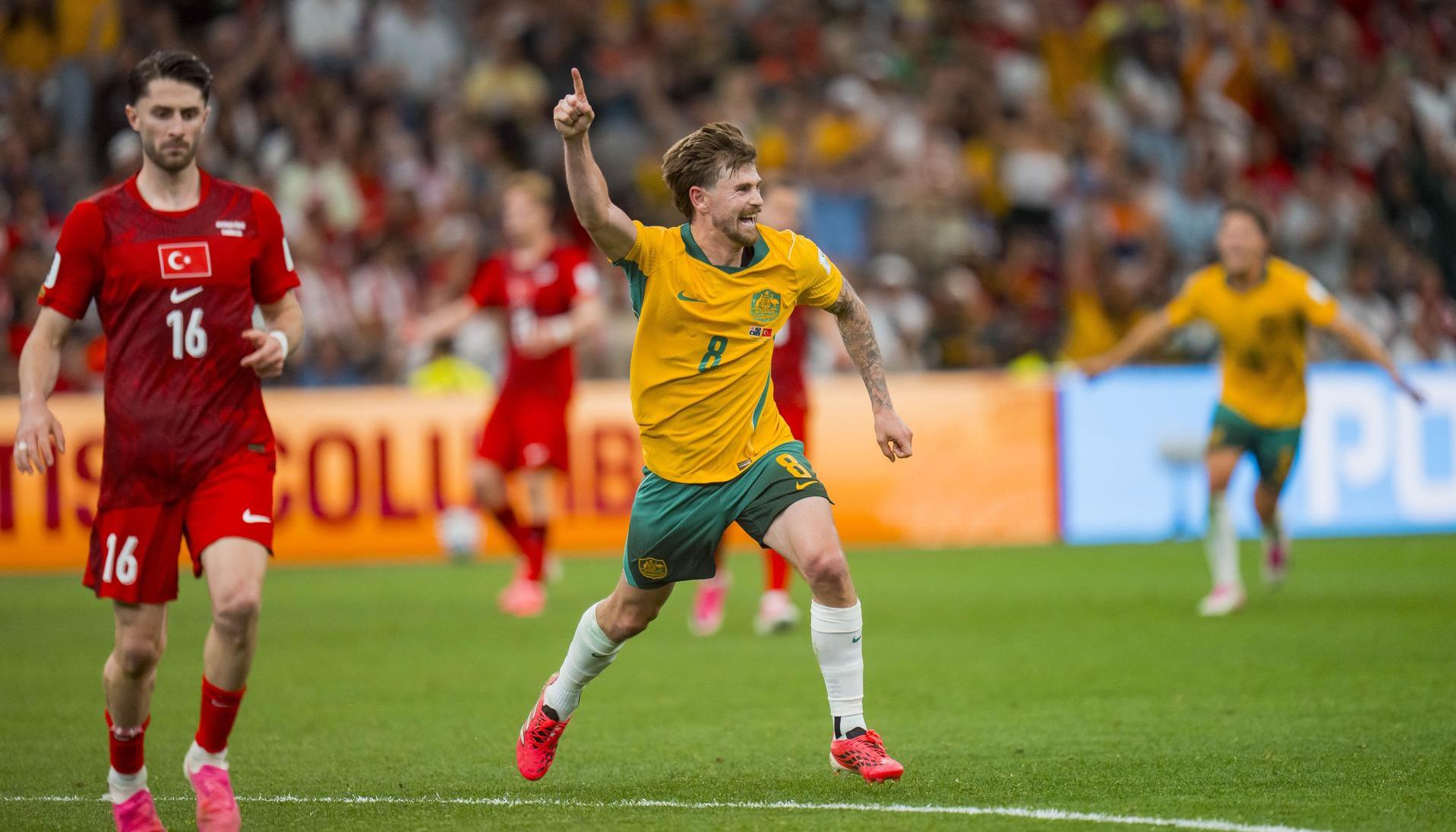 Connor Metcalfe anotando para Australia.