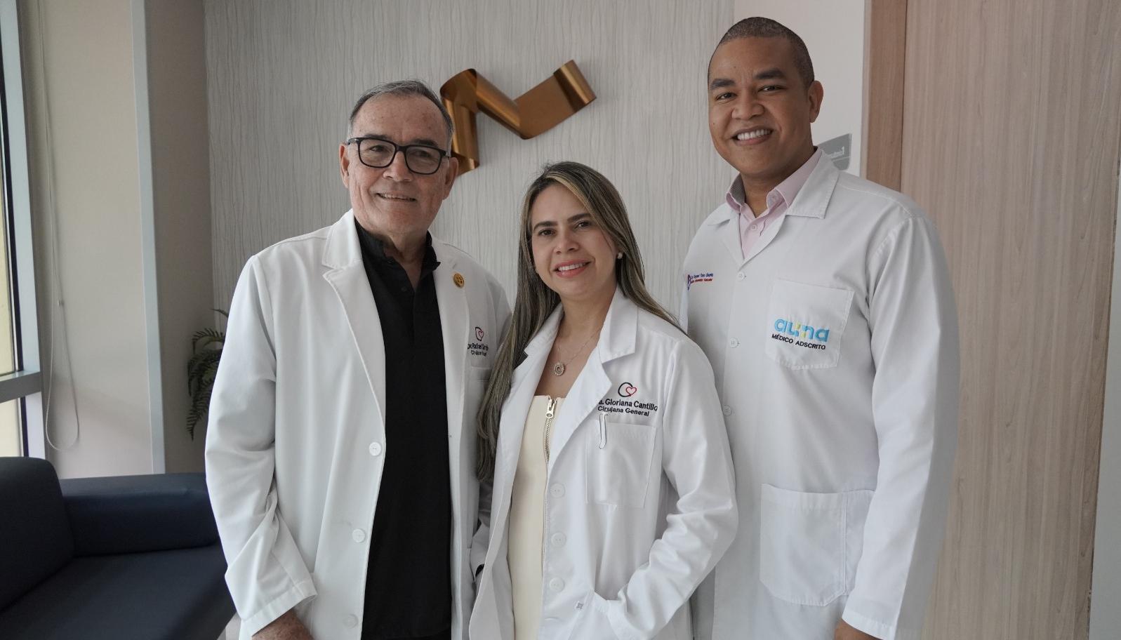 Dr. Rafael Garrido, Dra. Gloriana Cantillo cirujana general y Dr. Keyner Toro