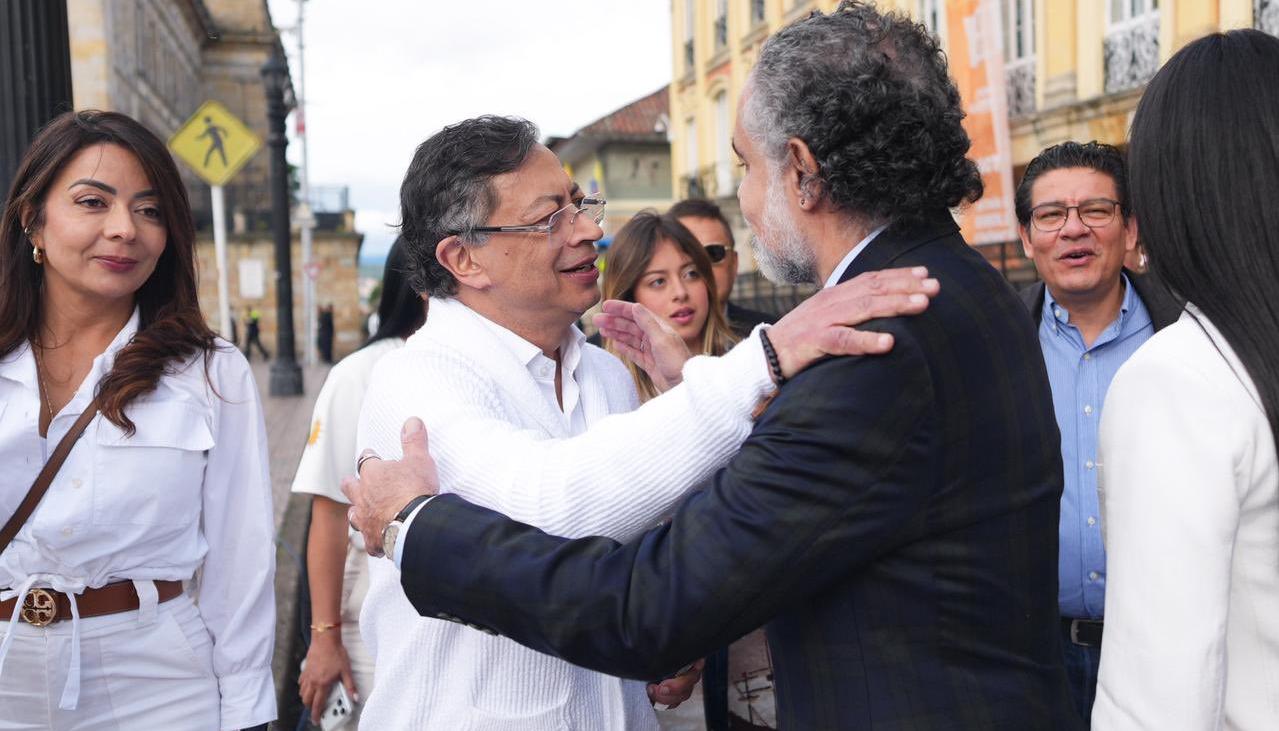 El Presidente Gustavo Petro con el Ministro Armando Benedetti.