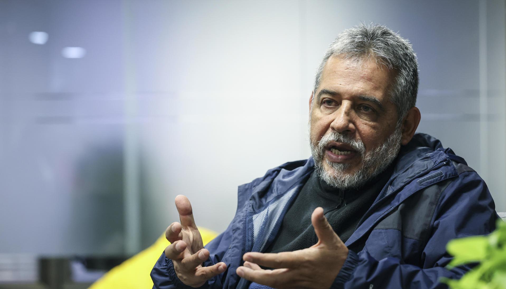 El escritor Mario Mendoza 