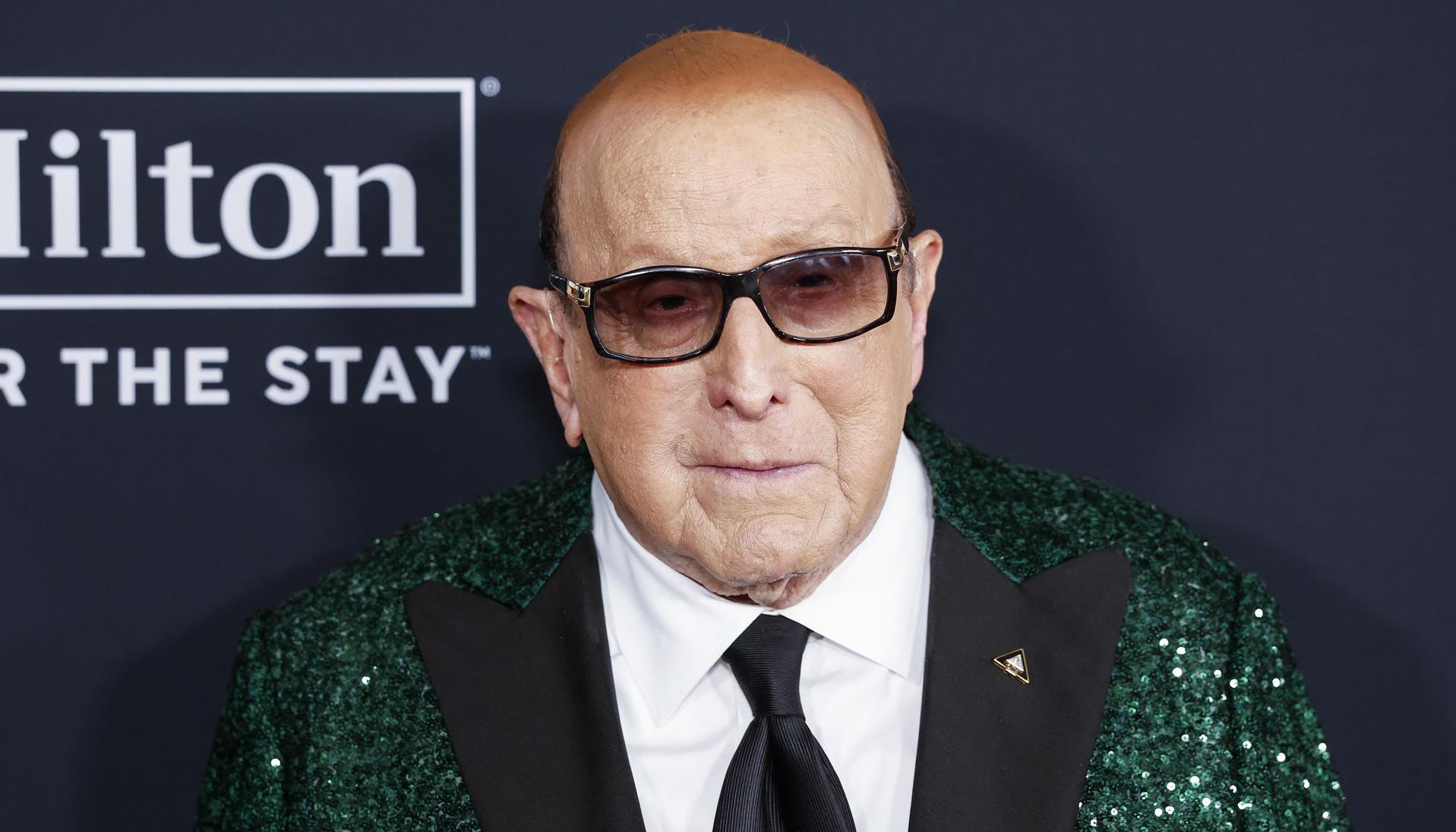 El productor musical Clive Davis.