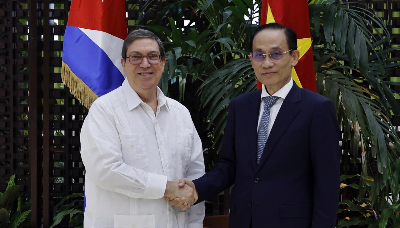 Cuba resalta los "sólidos lazos" con Vietnam y la solidaridad de ese país con la isla