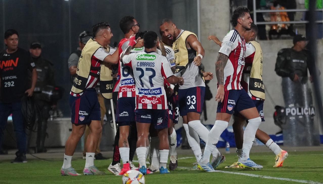 La celebración de los jugadores de Junior.