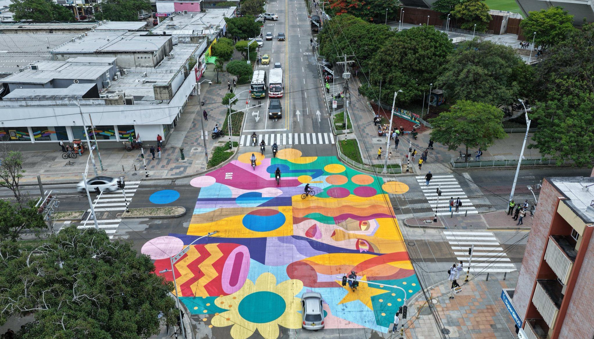 La calle 72 con el mural en homenaje a Shakira.