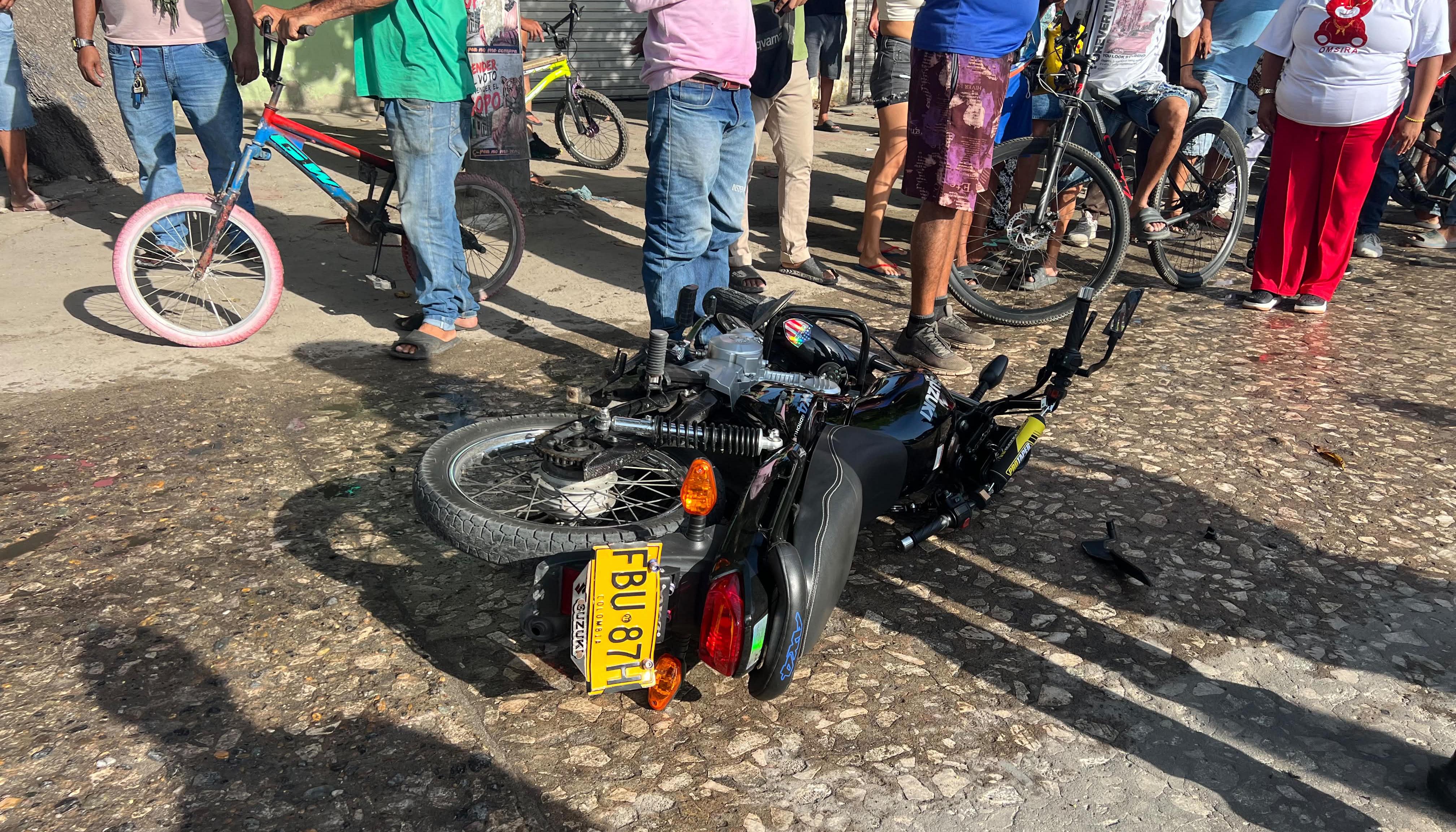 Muere motociclista al ser arrollado por buseta en el barrio El Porvenir, en Soledad 