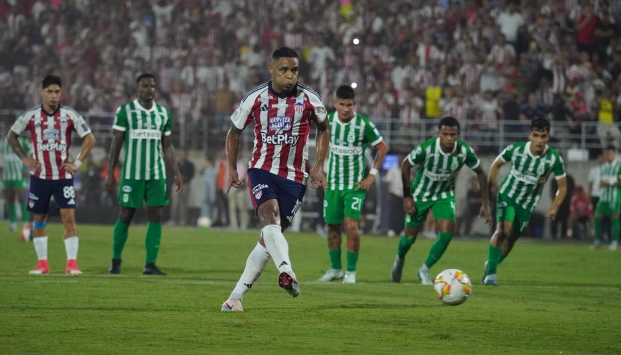 El magistral cobro de Luis Fernando Muriel.