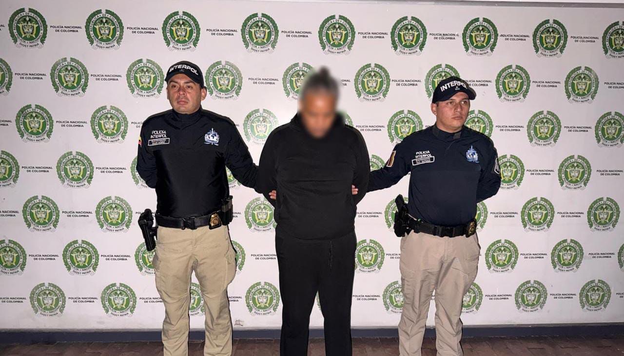 Roberto Rafael Daantje tras ser capturado por la Dijin de la Policía. 