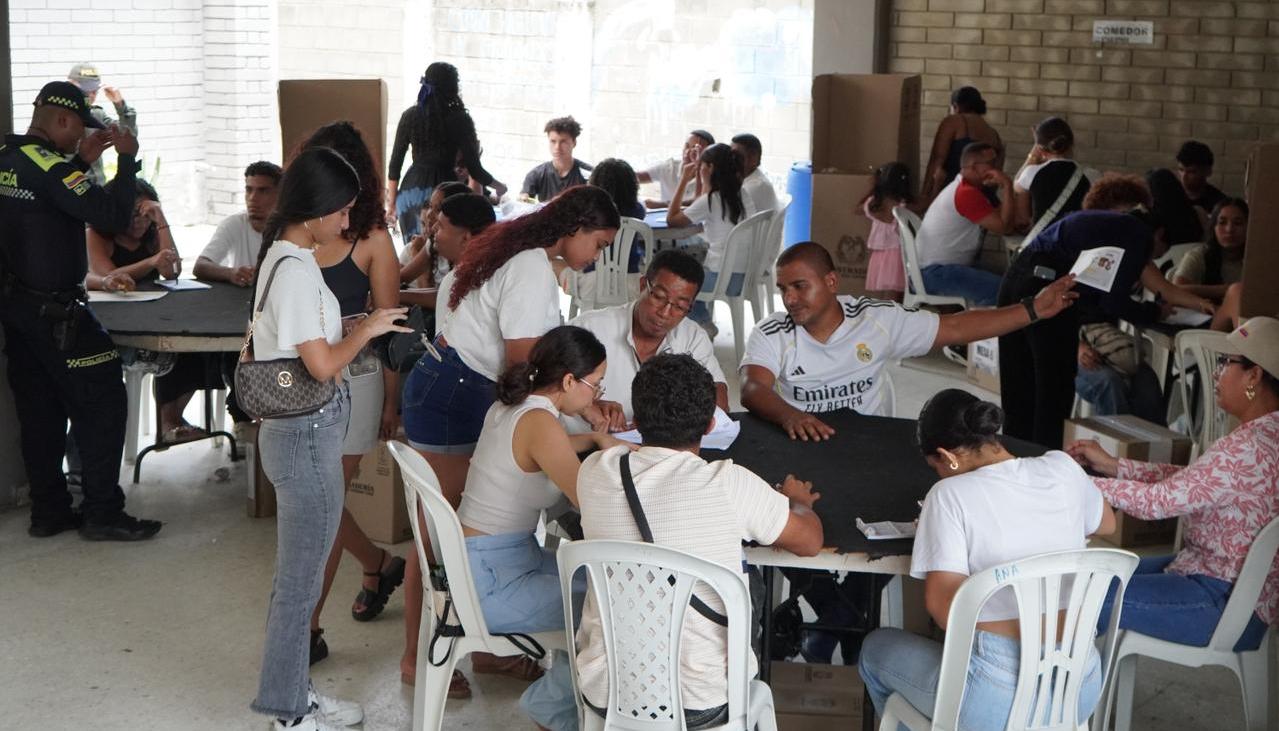 Puesto de votación en La Pradera
