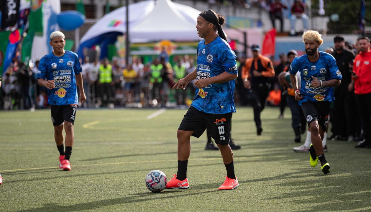 Ronaldinho durante el partido.