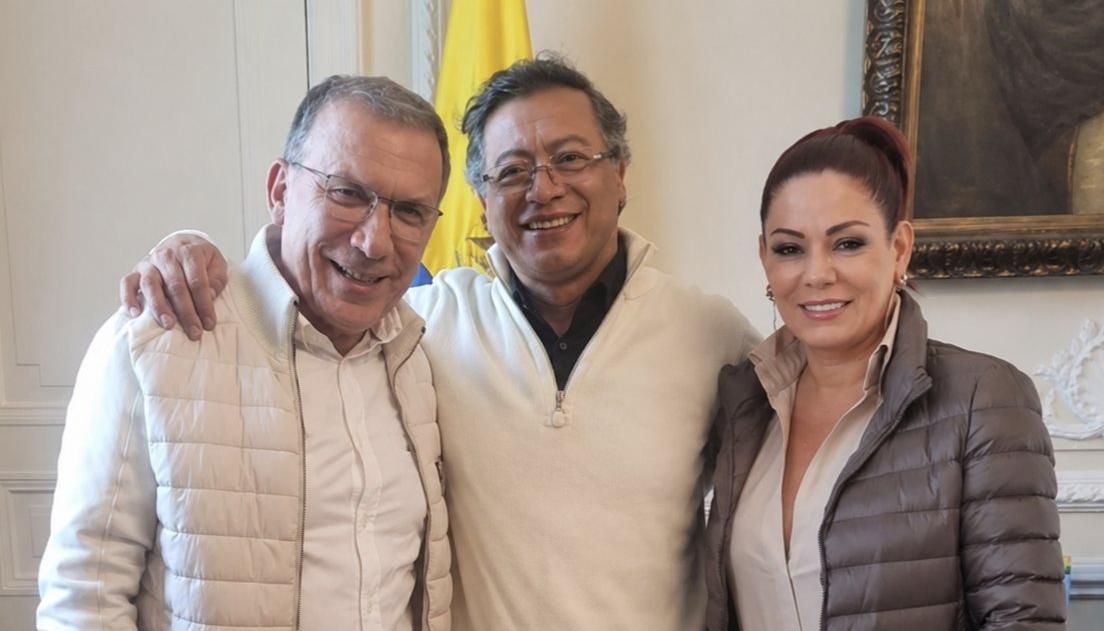 Roy Barreras, Gustavo Petro y Gloria Arizabaleta.