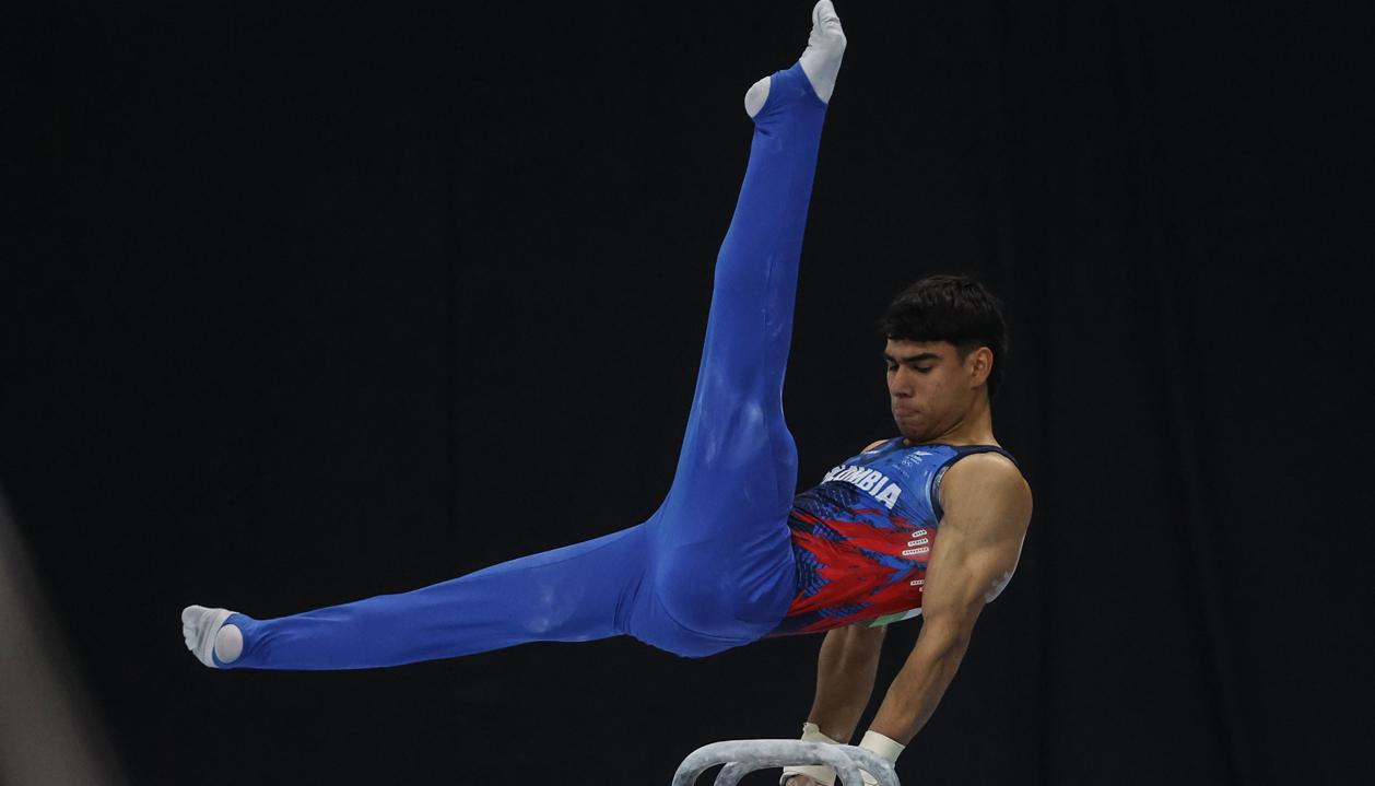 El colombiano Ángel Barajas durante su actuación en la prueba de aparatos.
