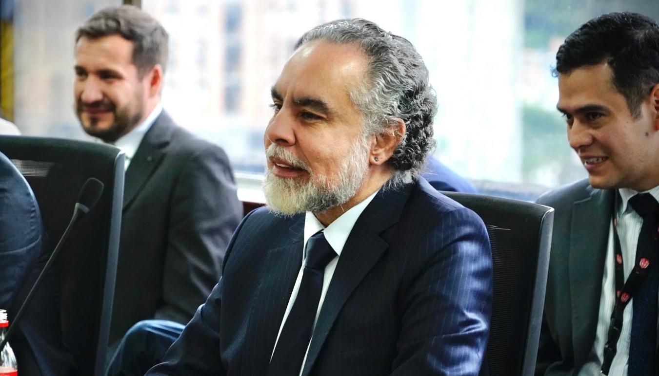 Armando Benedetti, ministro del Interior. 