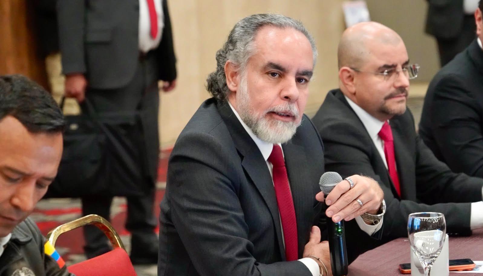 Armando Benedetti, ministro del Interior. 