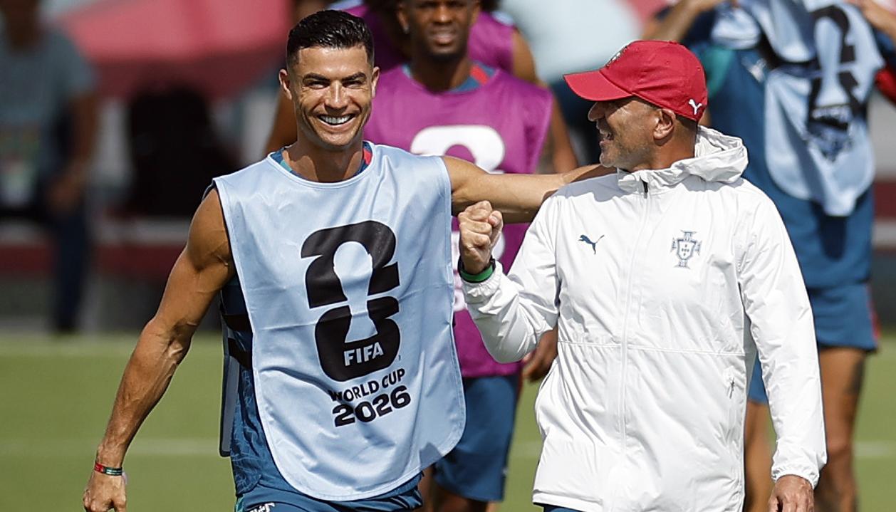Cristiano Ronaldo y Roberto Martínez, entrenador de Portugal.