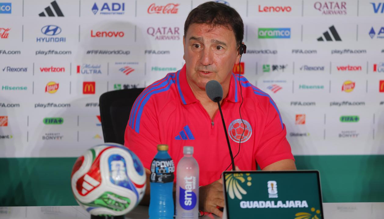 Néstor Lorenzo, entrenador de la Selección Colombia, en rueda de prensa este lunes. 