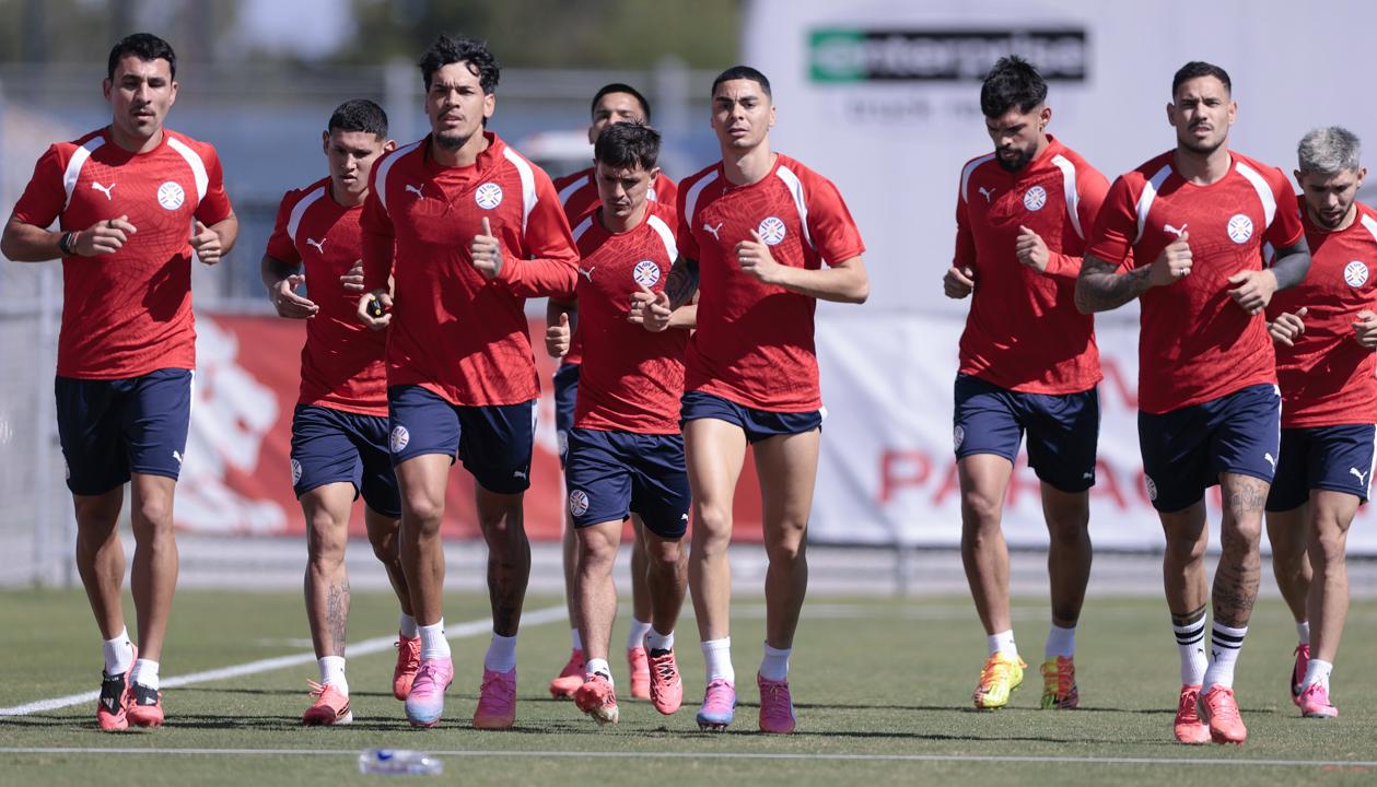 Integrantes de la selección paraguaya durante un entrenamiento. 