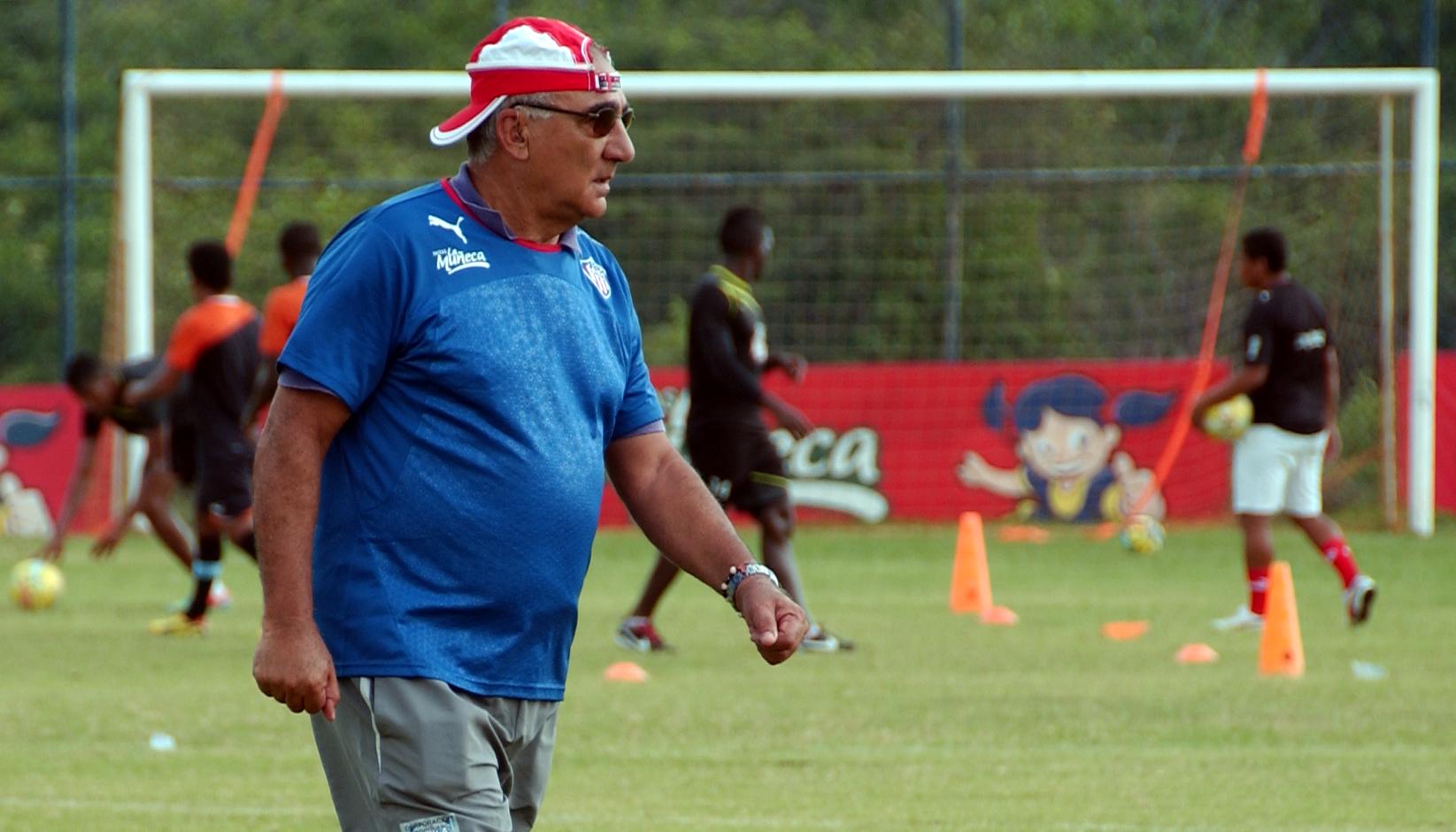 Miguel Ángel 'Zurdo' López, técnico campeón con Junior en 2004.