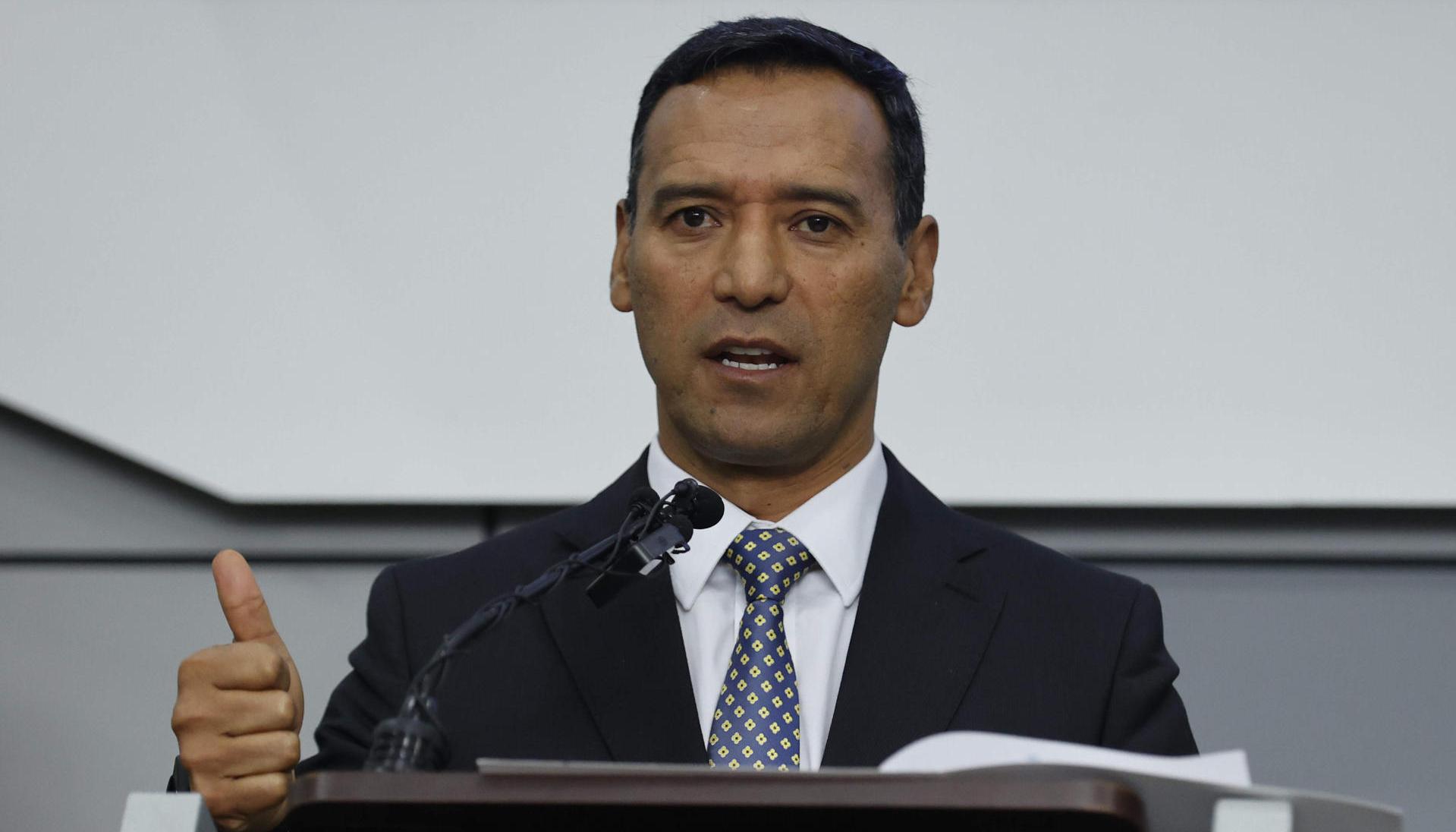 Ministro de Defensa, Pedro Sánchez. 
