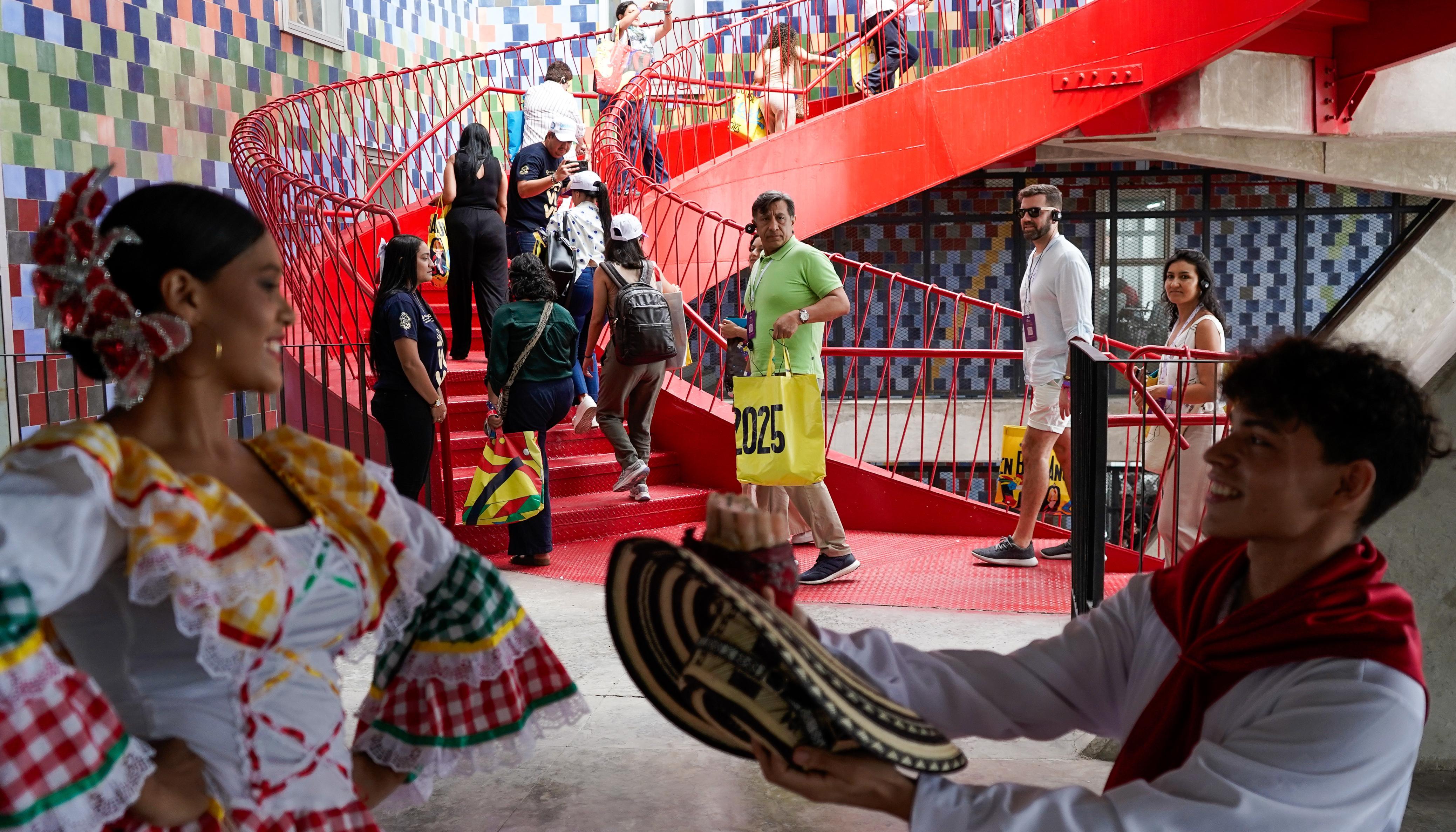 Escuela Distrital de Arte y Tradiciones Populares.