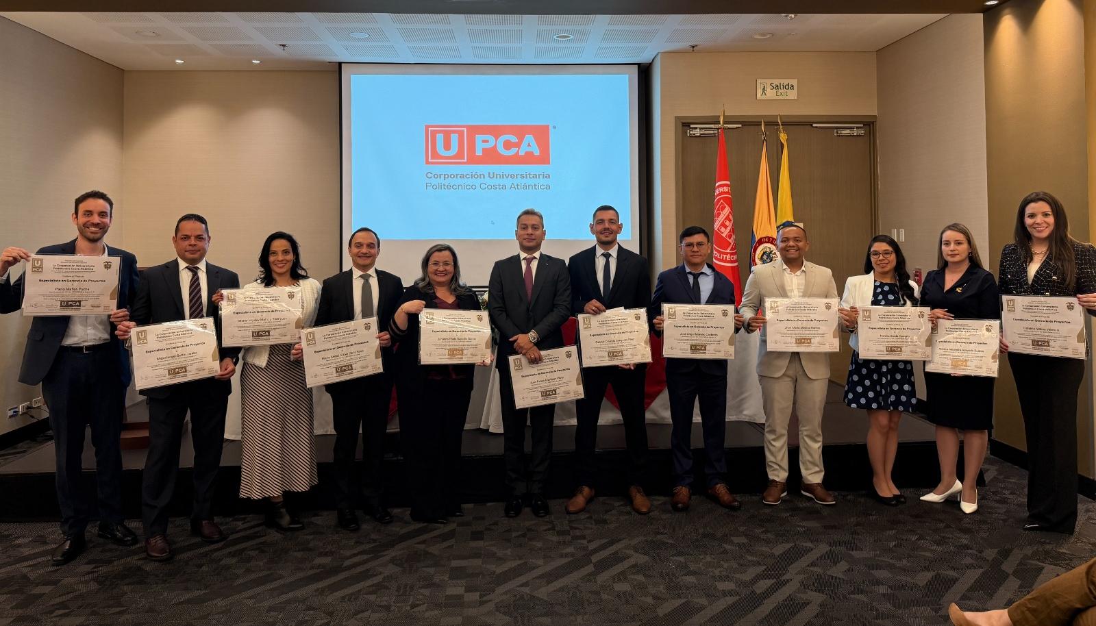 Graduados de la empresa Servinc.