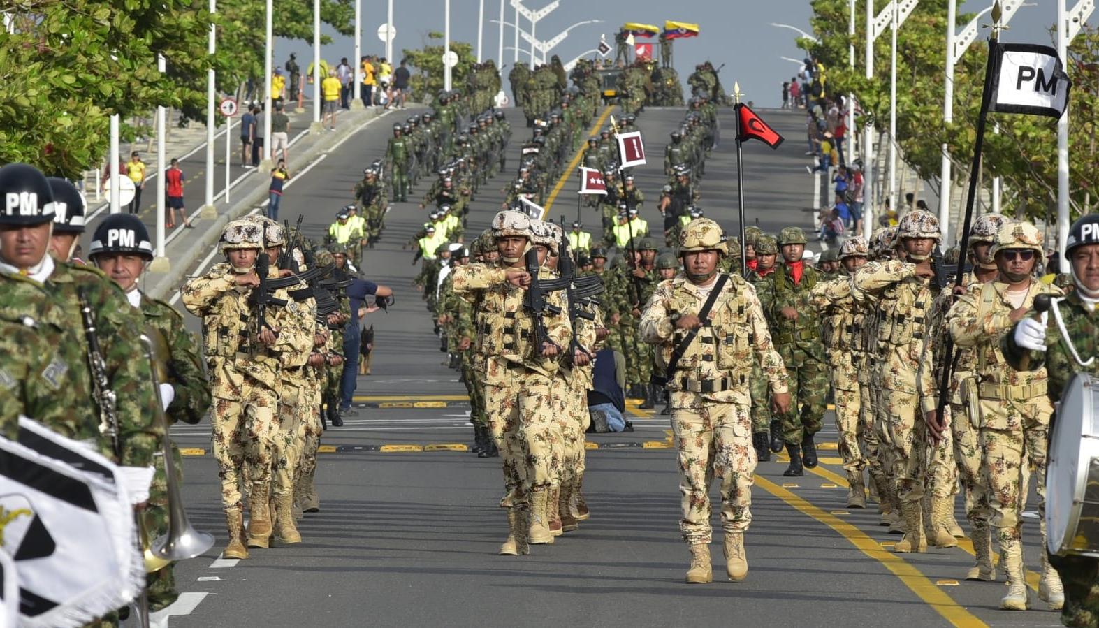 Desfile del Día de la Independencia, desfile militar.