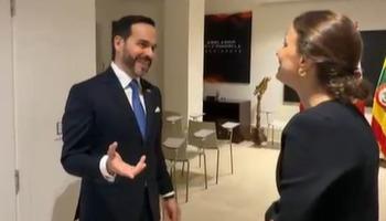 Abelardo De La Espriella reunido con Susana Cordeiro Guerra,