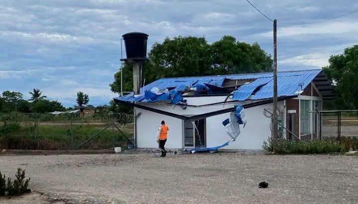 Oficina del Aeropuerto de Tibú después del atentado