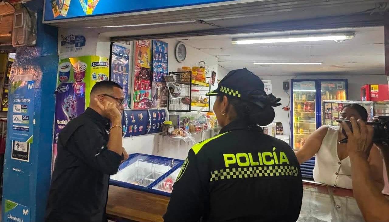 La Policía se encuentra realizando recorridos por el municipio tras las amenazas. 