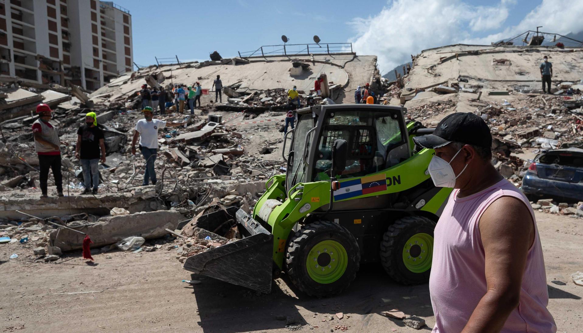 Un edificio destruido tras los terremotos el pasado 24 de junio en La Guaira, cercano a Caracas. 