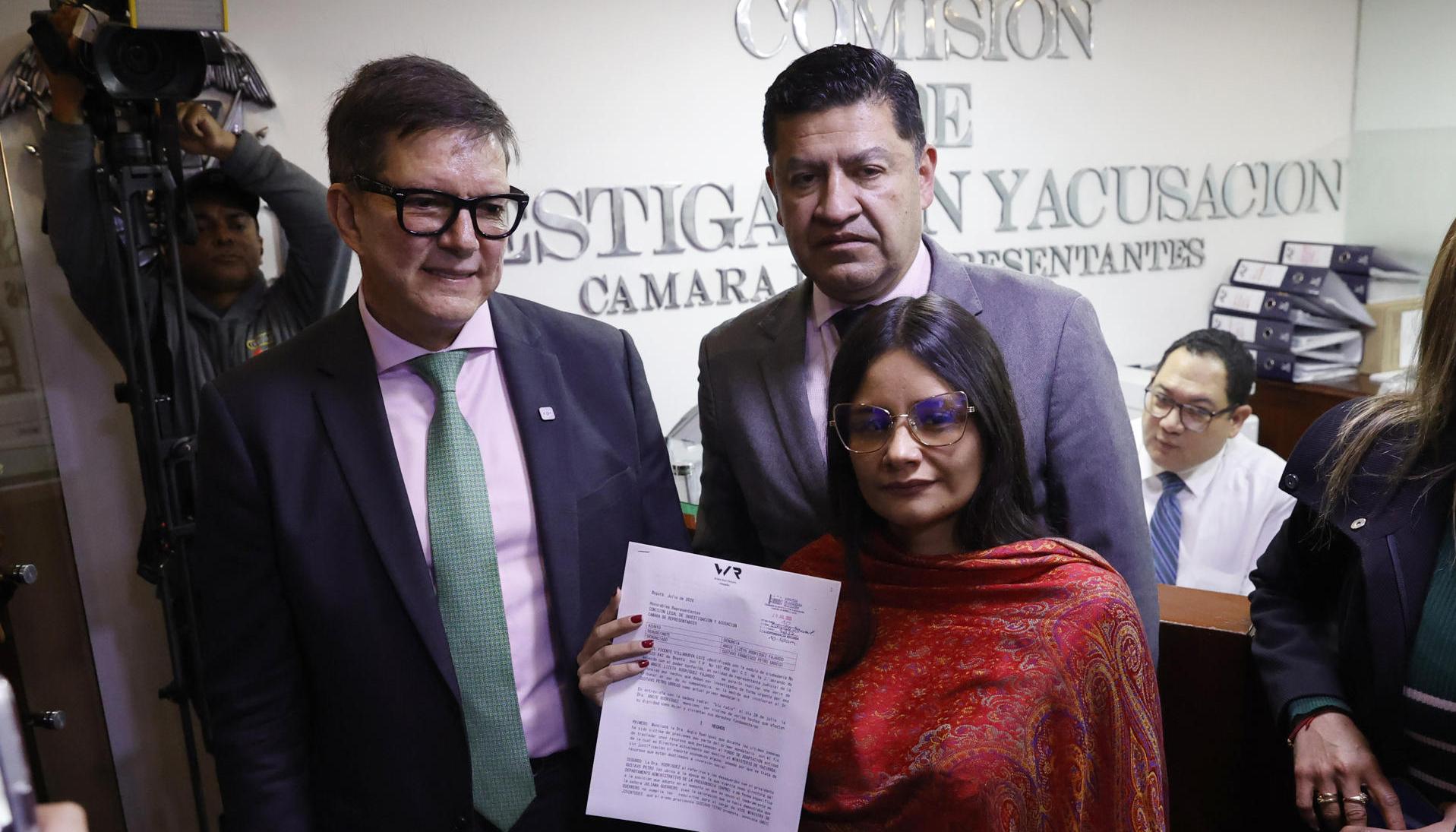 El abogado Wilson Ruiz y Angie Rodríguez.