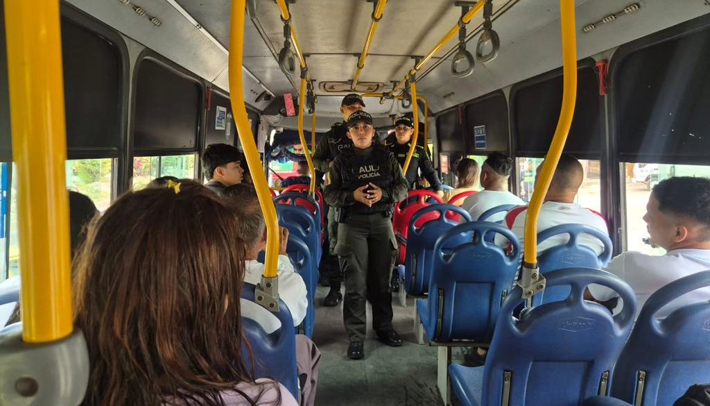 La Fuerza Pública incrementó los patrullajes en la ciudad. 