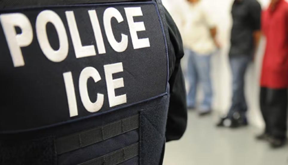  ICE arresta a pareja de pastores cristiano mexicanos con tres hijos estadounidenses, en Texas