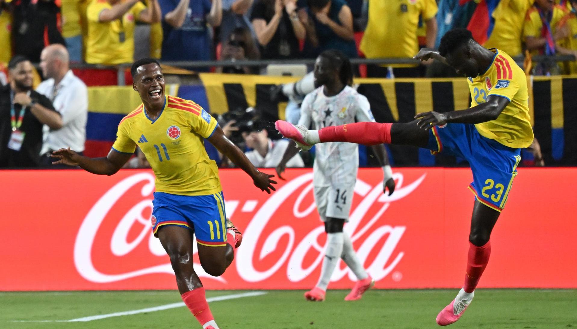 Jhon Arias celebra su gol