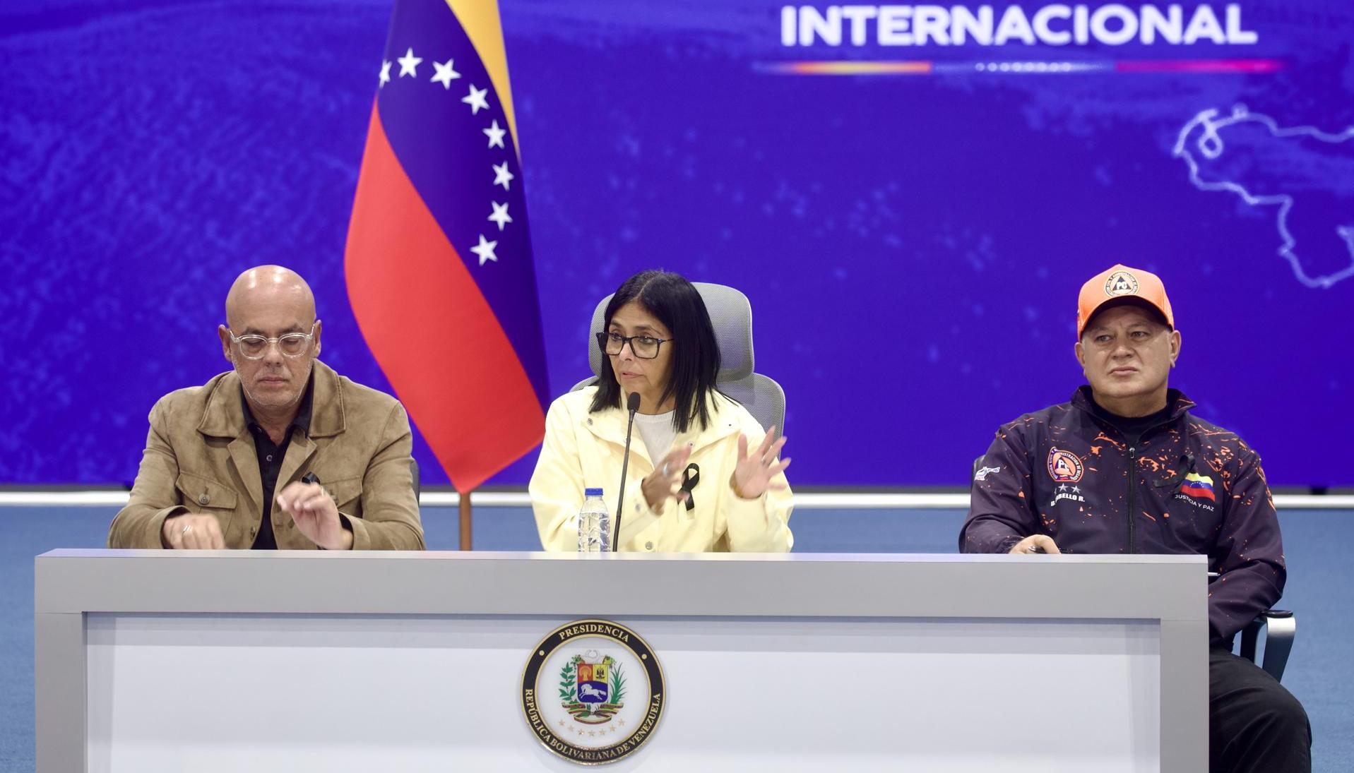 La presidenta encargada de Venezuela, Delcy Rodríguez, fue la encargada de hacer el anuncio. 