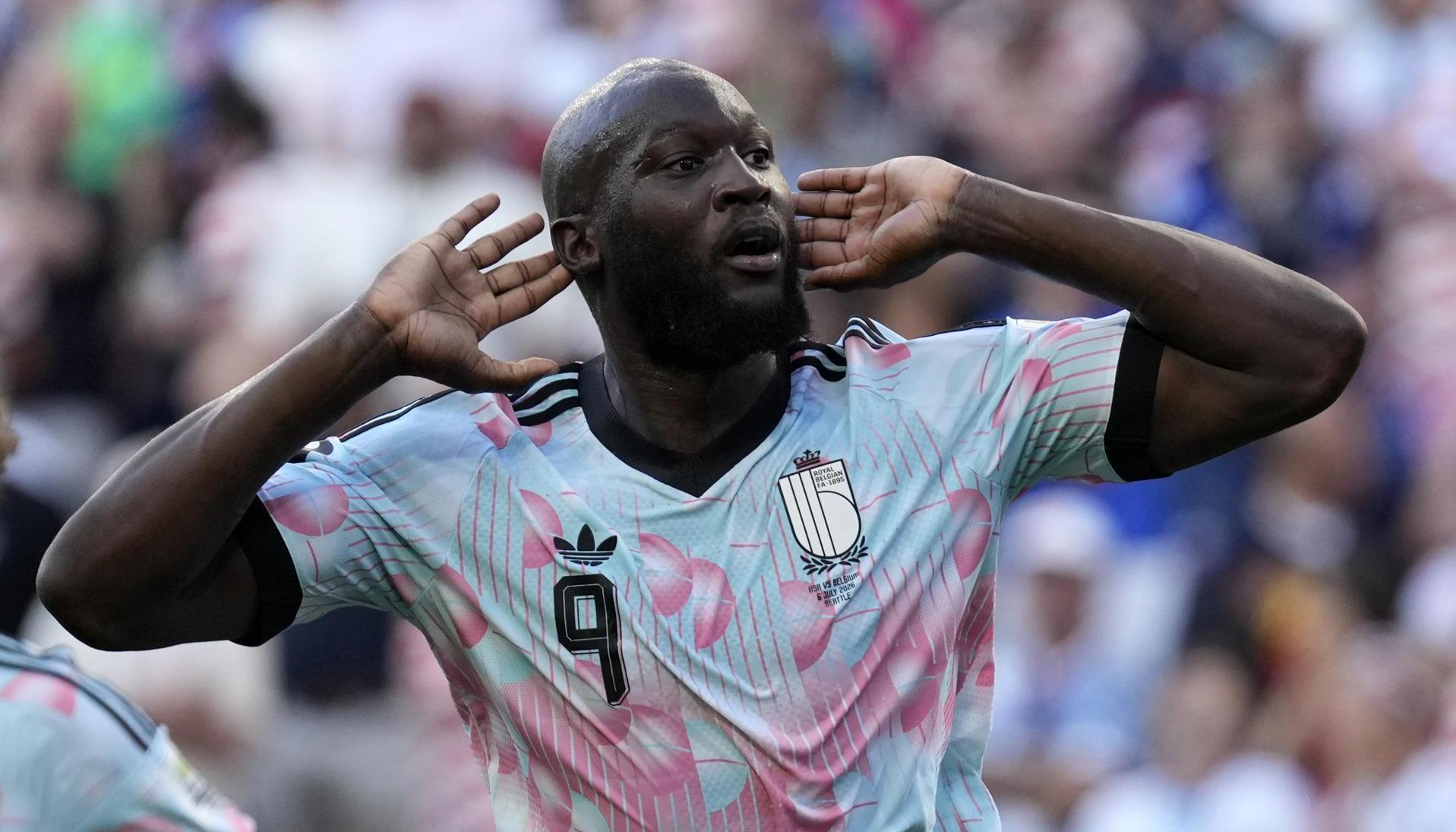 Lukaku haciendo baile de Donald Trump.