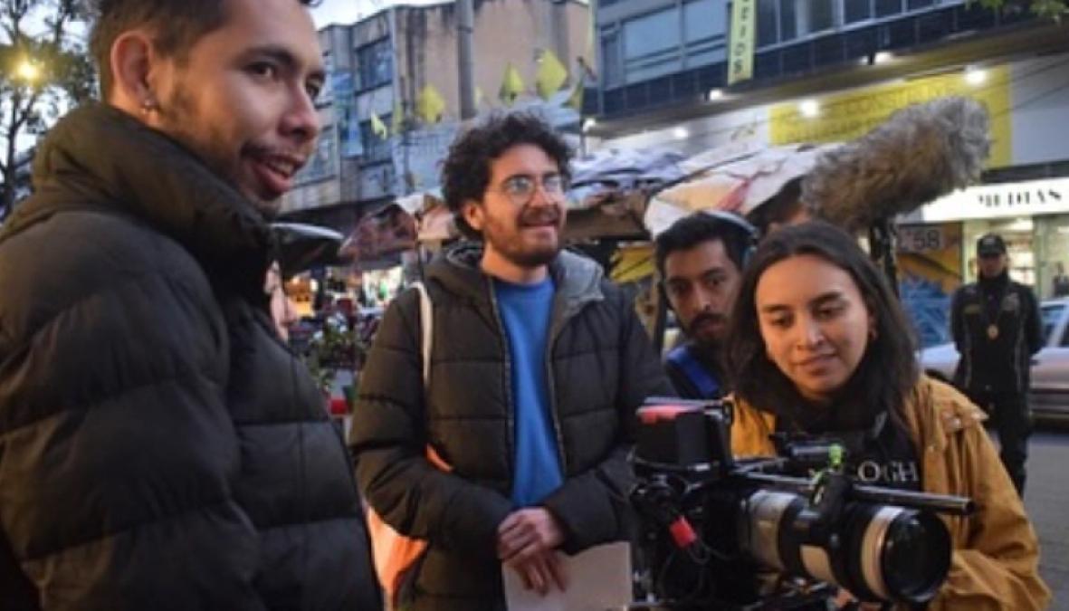 Miembros del equipo de producción del largometraje 'Cinco años, cuatro noches'.