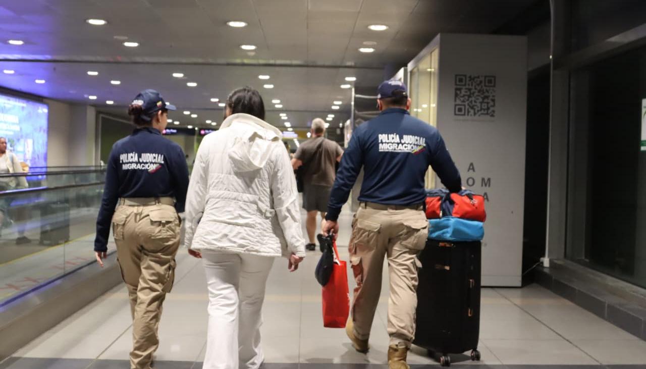 Migración Colombia ha liderado estos rescates tanto en el país como en el exterior. 