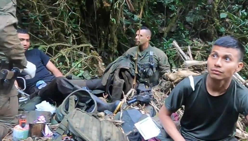 Policías fueron hallados con vida en una zona de difícil acceso.